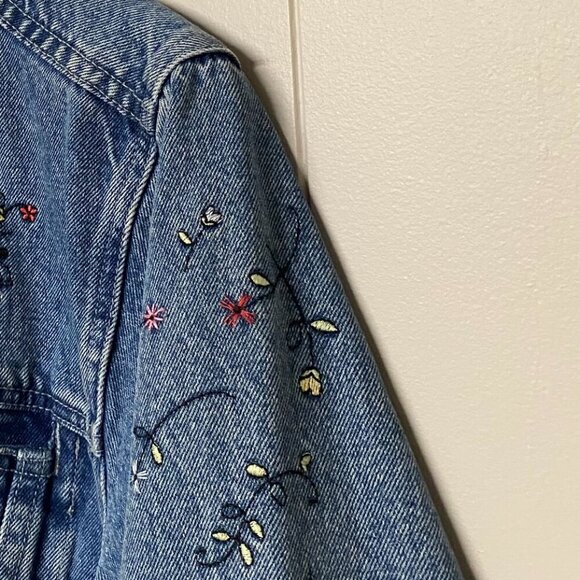 Disney Store Embroidered Mickey & Minnie Mouse Denim/Jean Jacket, Small. - Picture 7 of 10